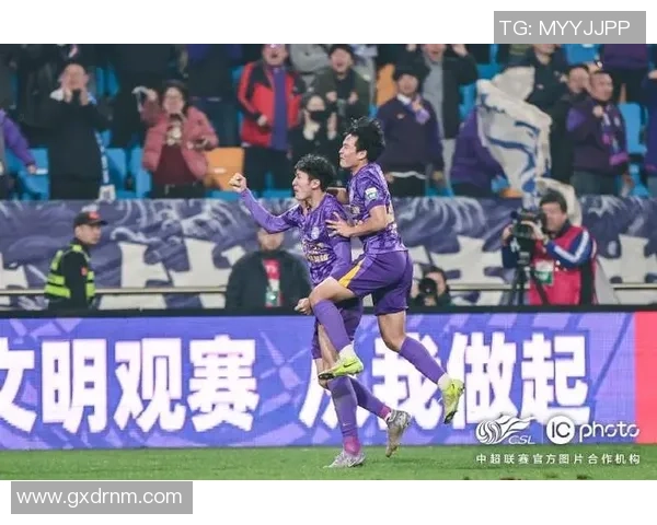 上海上港主场迎战天津泰达期待精彩对决与球迷共庆激情时刻